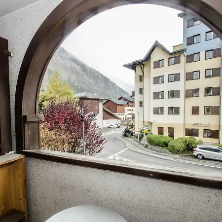 Beautiful Apartment Decorated With Great Care In A Mountain Style 샤모니