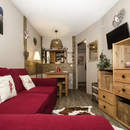 Beautiful Apartment Decorated With Great Care In A Mountain Style