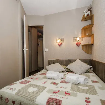 Beautiful Apartment Decorated With Great Care In A Mountain Style 아파트 샤모니